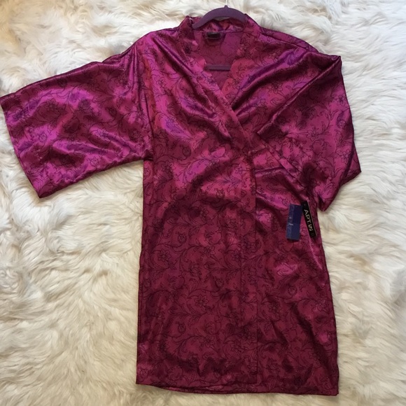 Floral print nightly and robe size small - Picture 3 of 12